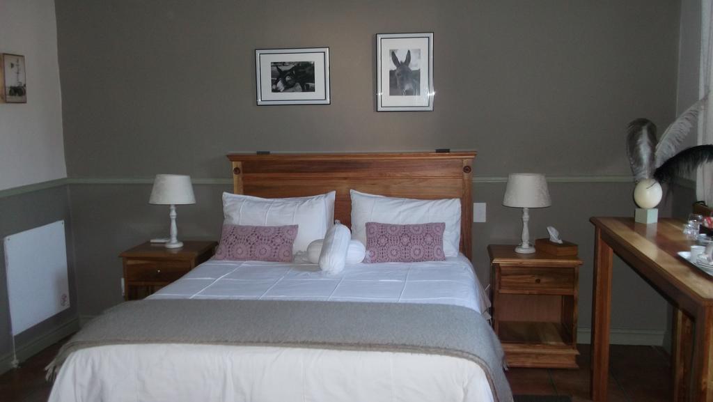Housemartin Lodge & Self Catering De Rust Exterior photo